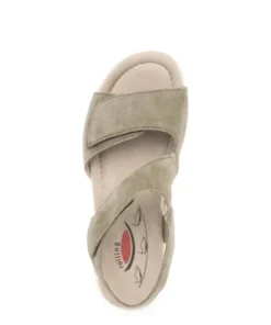 Rolling Soft Green Suede Sandal|8681511